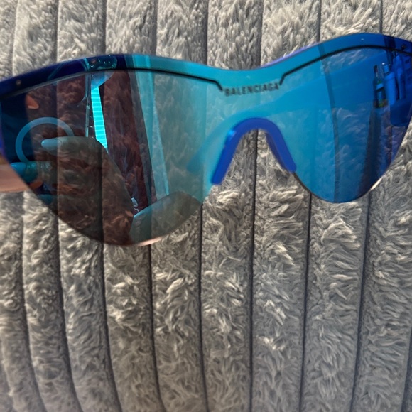 Balenciaga Vibrant Blue Eyewear - Picture 2 of 9